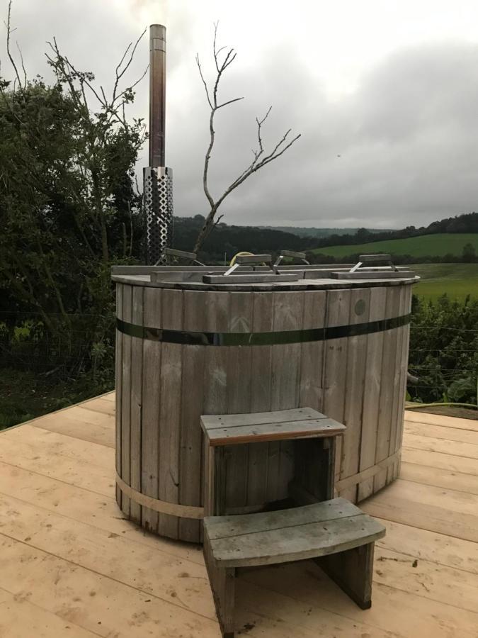 Norwell View Farm Glamping With Hot Tubs Hotel Bath Exterior photo